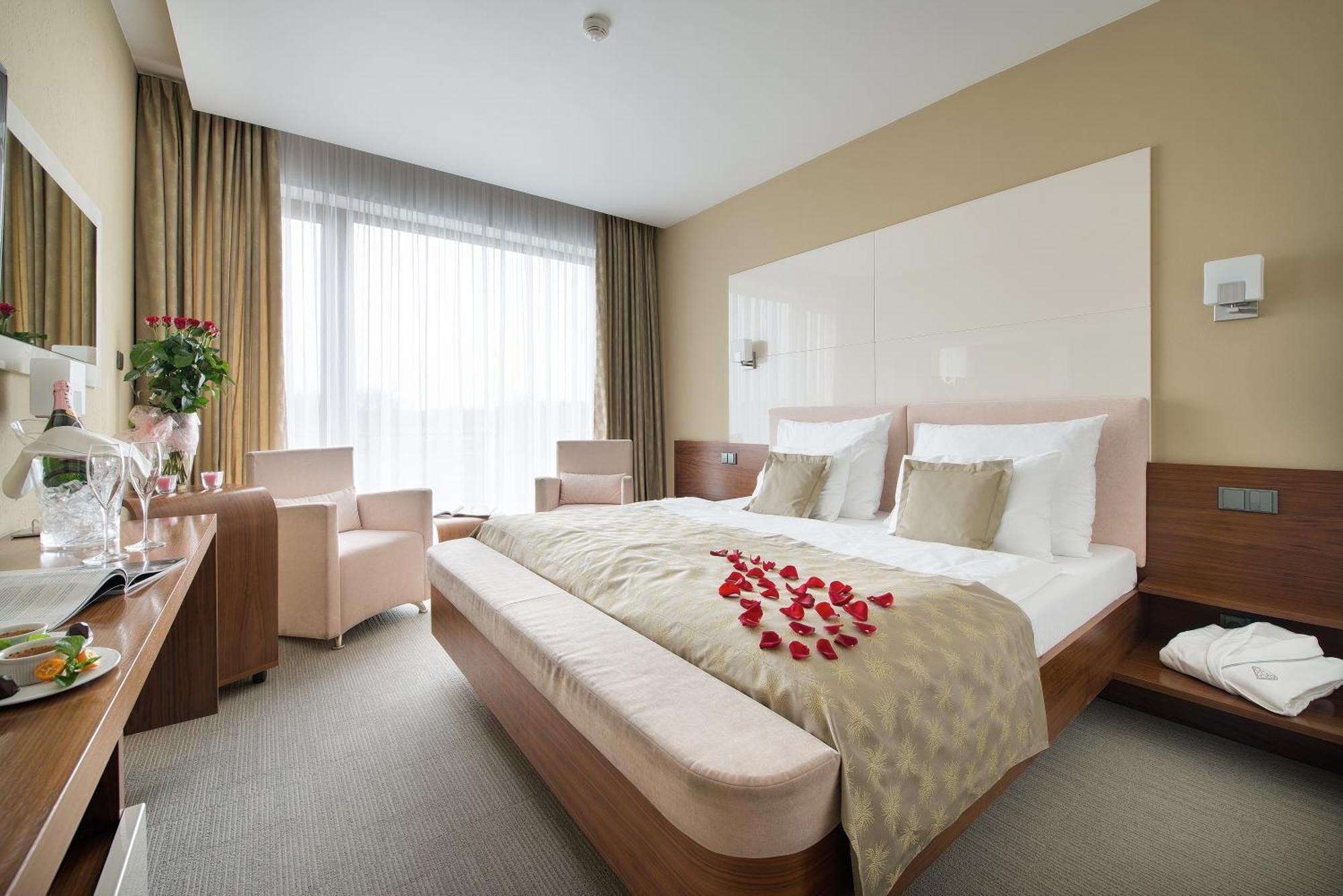 Wellness Hotel Diamant Hluboká nad Vltavou Eksteriør billede