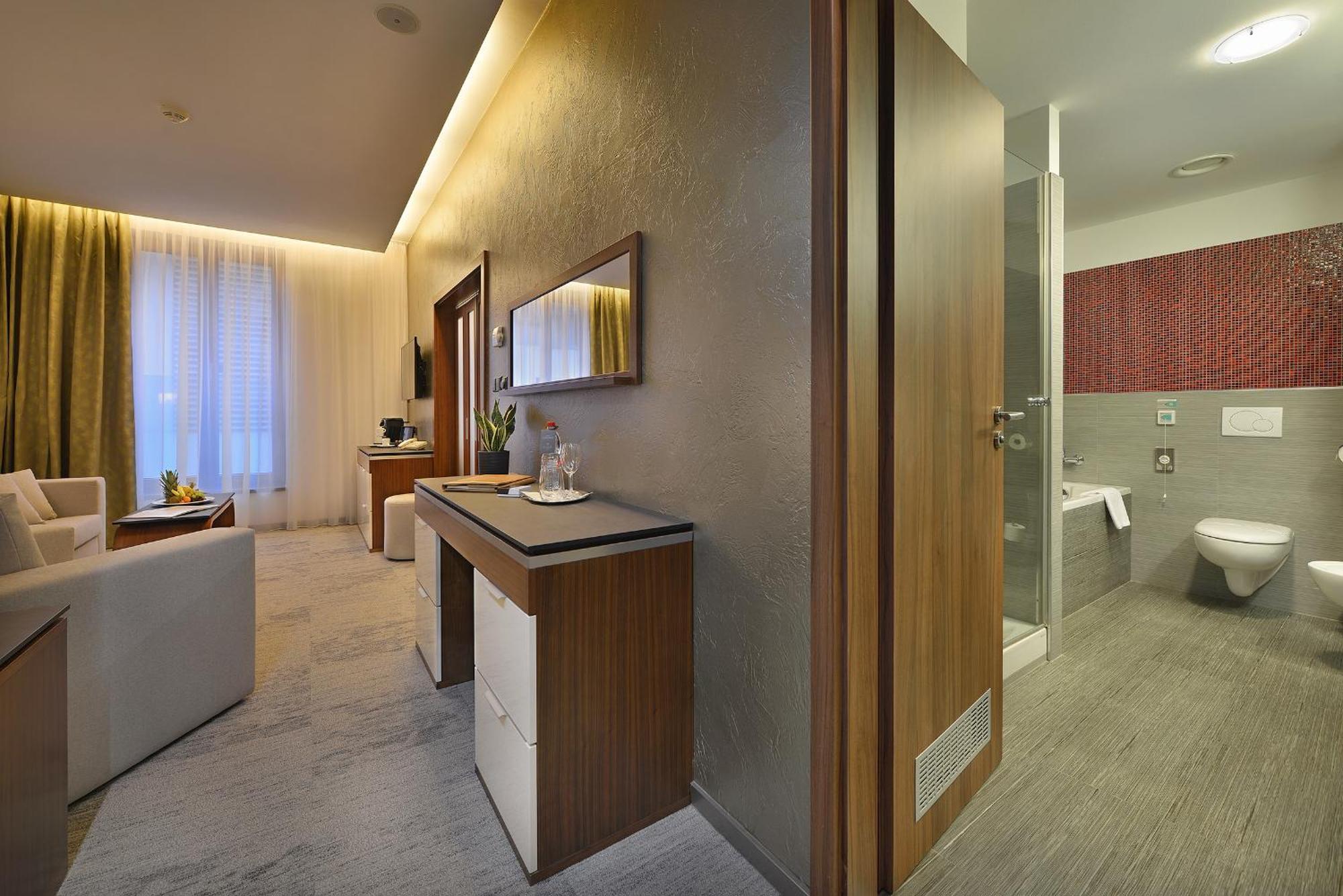 Wellness Hotel Diamant Hluboká nad Vltavou Eksteriør billede