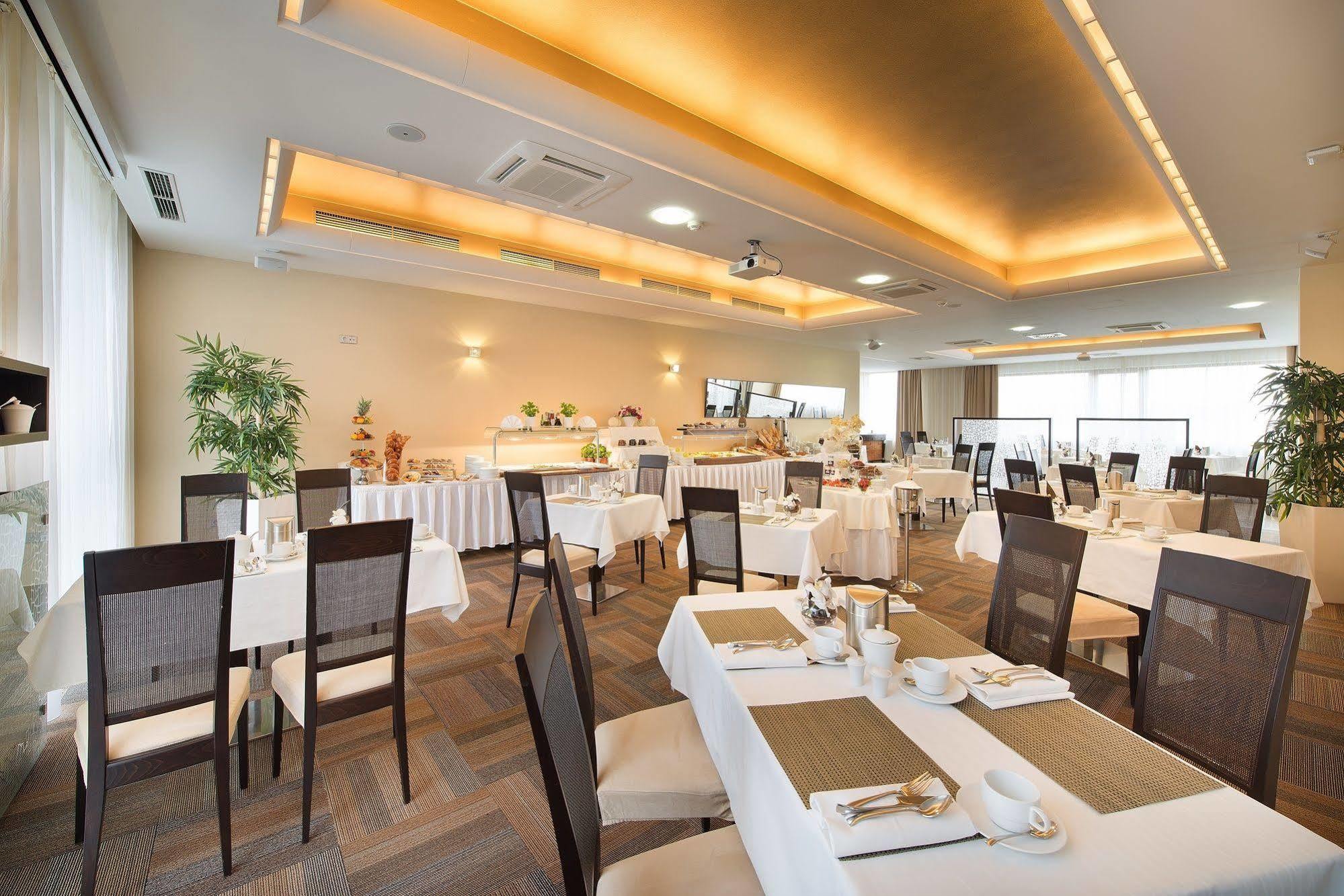 Wellness Hotel Diamant Hluboká nad Vltavou Eksteriør billede