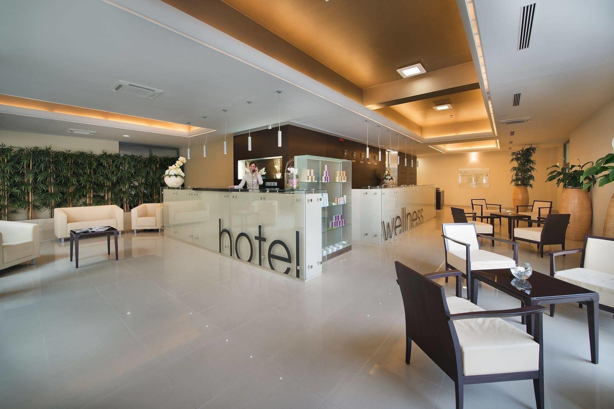Wellness Hotel Diamant Hluboká nad Vltavou Eksteriør billede