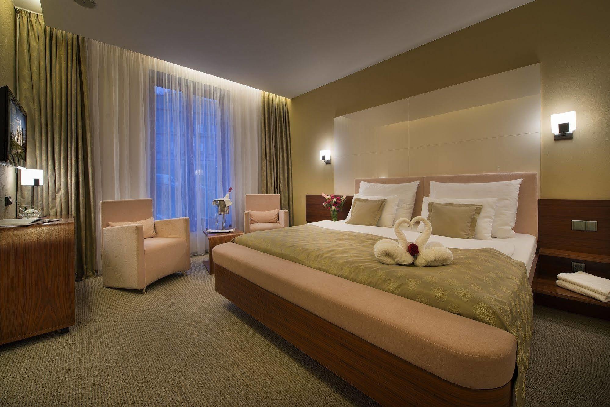 Wellness Hotel Diamant Hluboká nad Vltavou Eksteriør billede