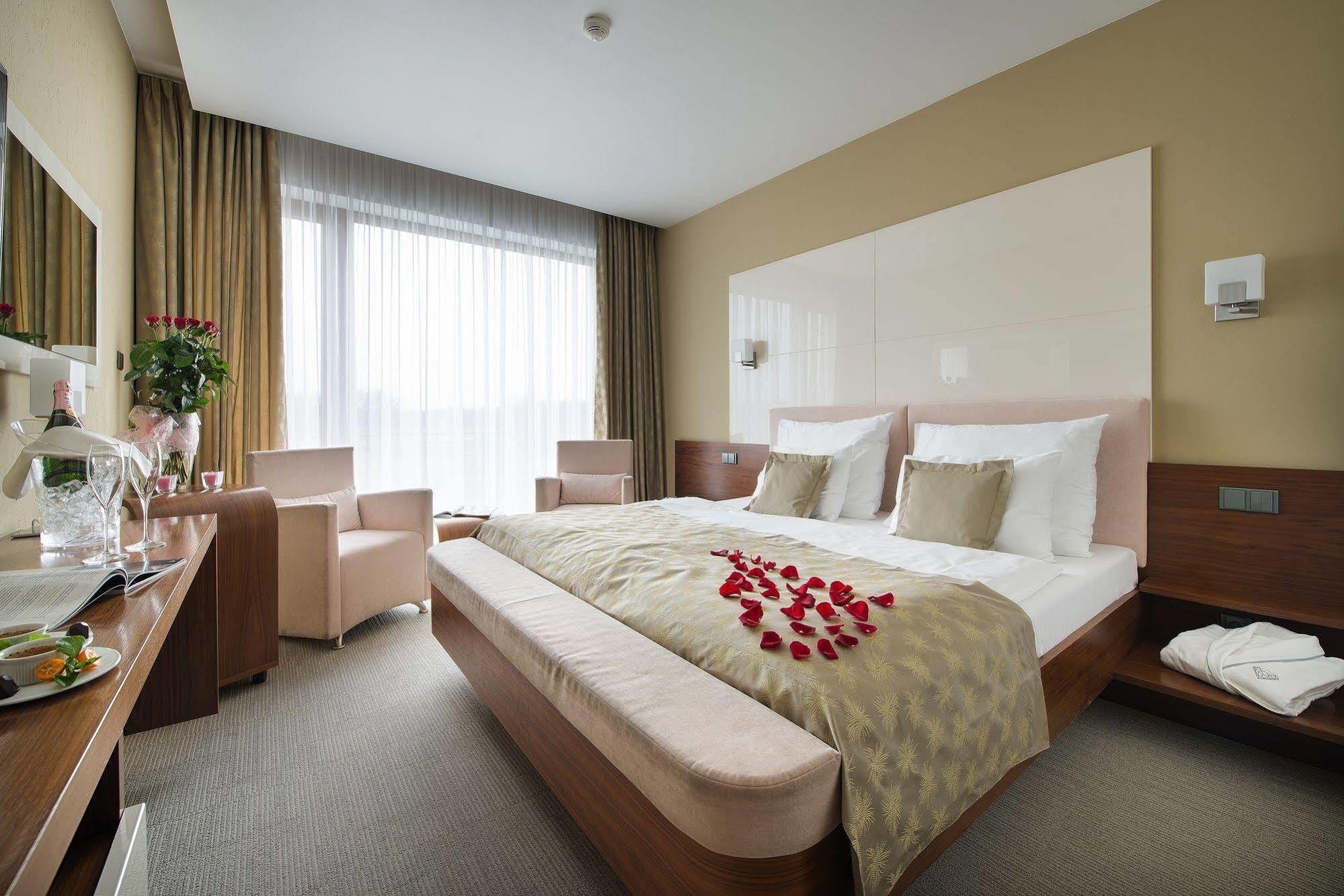 Wellness Hotel Diamant Hluboká nad Vltavou Eksteriør billede